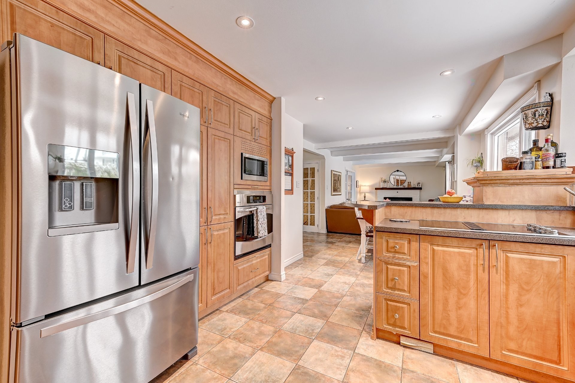 









8255


Rue Racine

,
Brossard,




QC
J4X1T9

