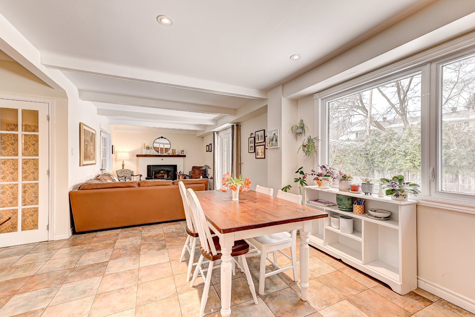 









8255


Rue Racine

,
Brossard,




QC
J4X1T9

