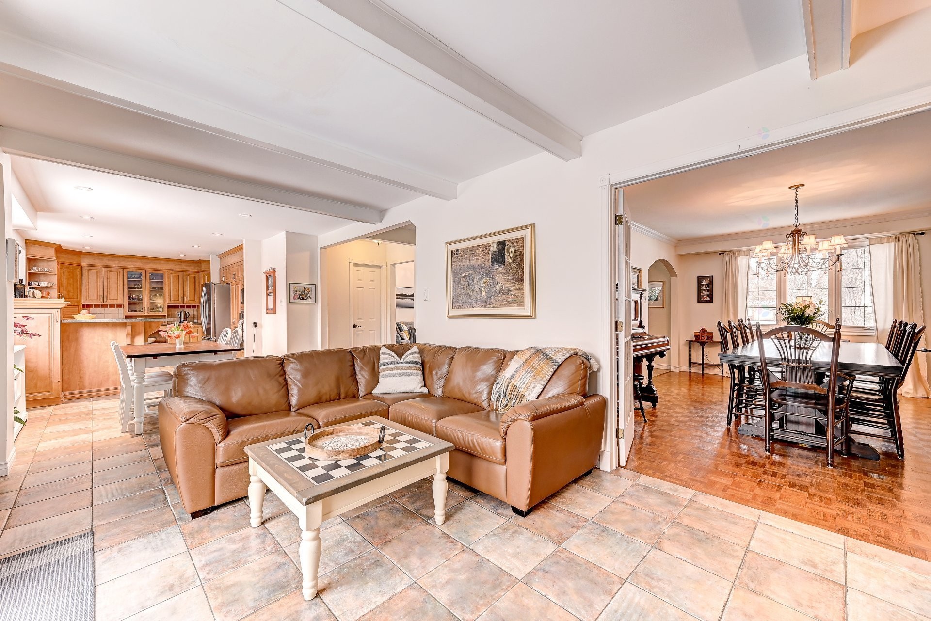 









8255


Rue Racine

,
Brossard,




QC
J4X1T9

