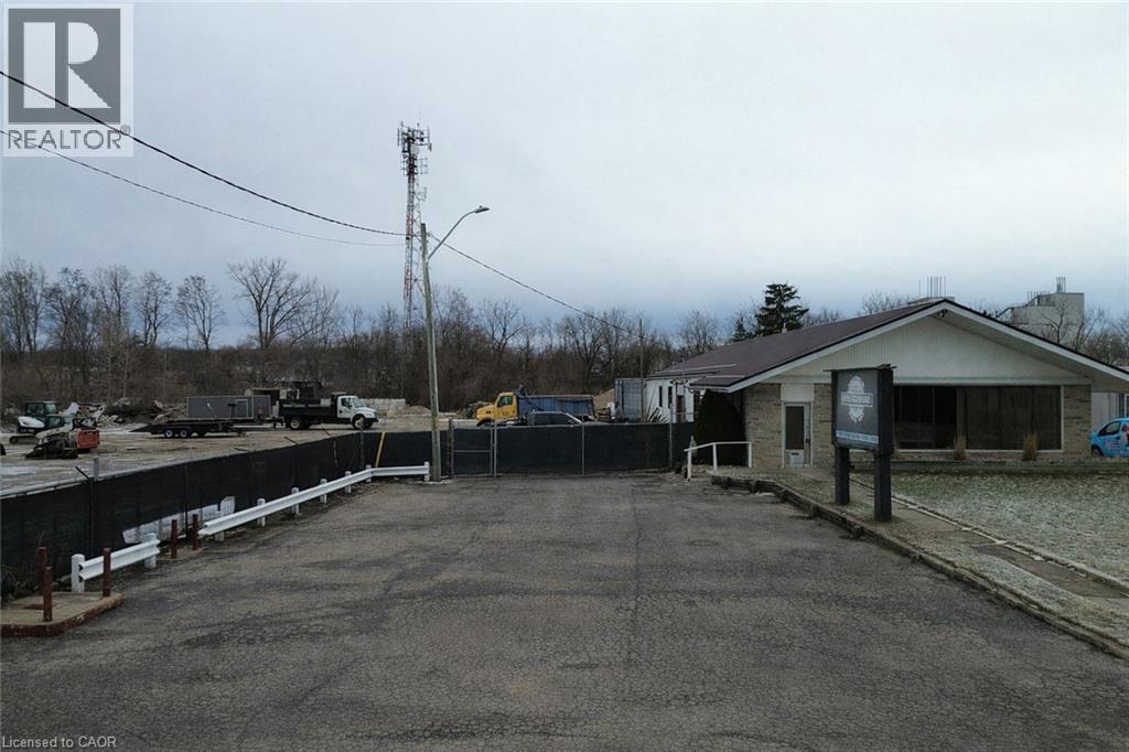 












607 BANK Street

,
Simcoe,




Ontario
N3Y3N3

