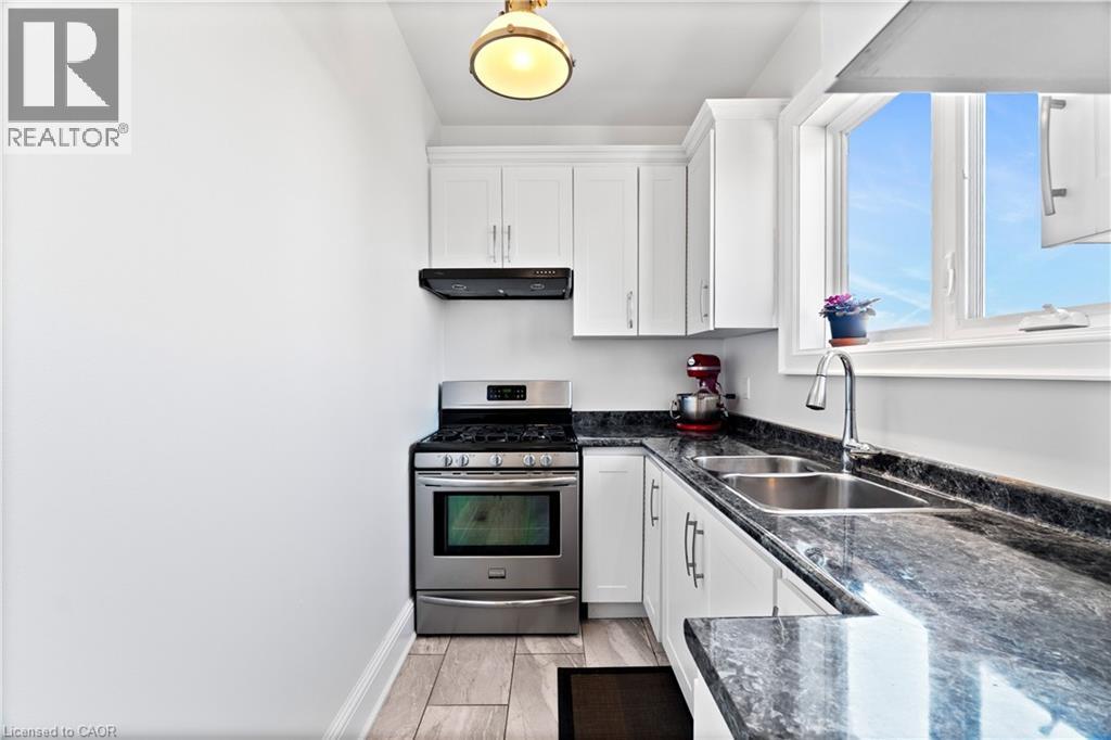 












211 LEWIS Road

,
Stoney Creek,




Ontario
L8E5G7

