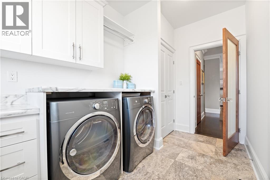 












211 LEWIS Road

,
Stoney Creek,




Ontario
L8E5G7

