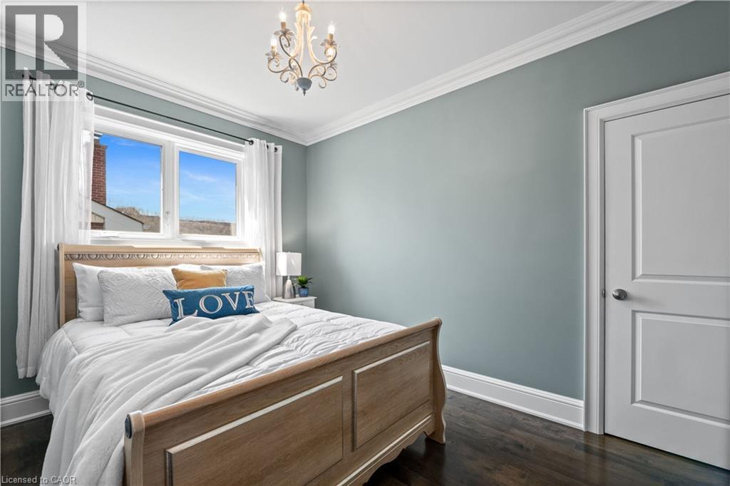 












211 LEWIS Road

,
Stoney Creek,




Ontario
L8E5G7

