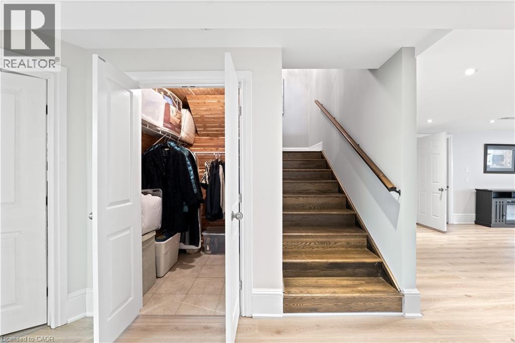 












211 LEWIS Road

,
Stoney Creek,




Ontario
L8E5G7

