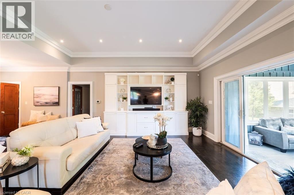 












211 LEWIS Road

,
Stoney Creek,




Ontario
L8E5G7

