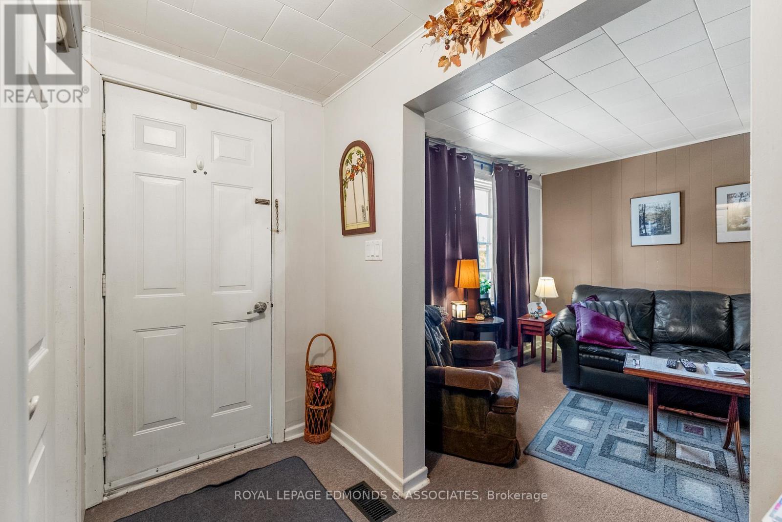 












388 MURRAY STREET

,
Pembroke,




Ontario
K8A4P4

