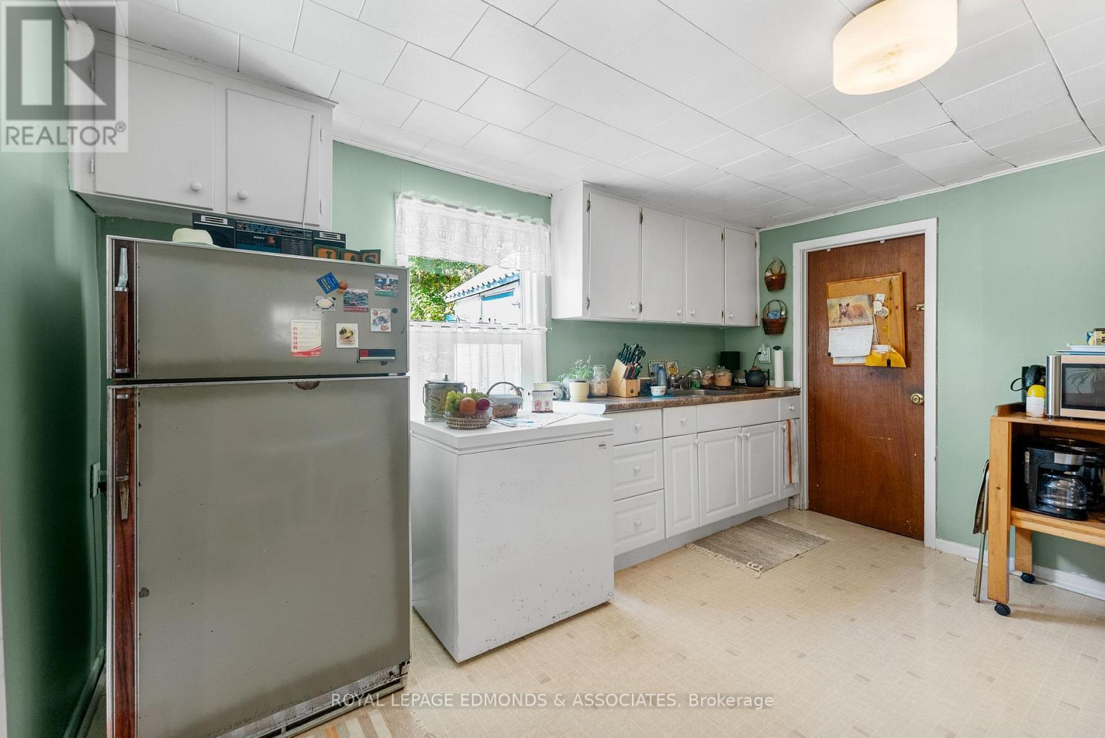 












388 MURRAY STREET

,
Pembroke,




Ontario
K8A4P4

