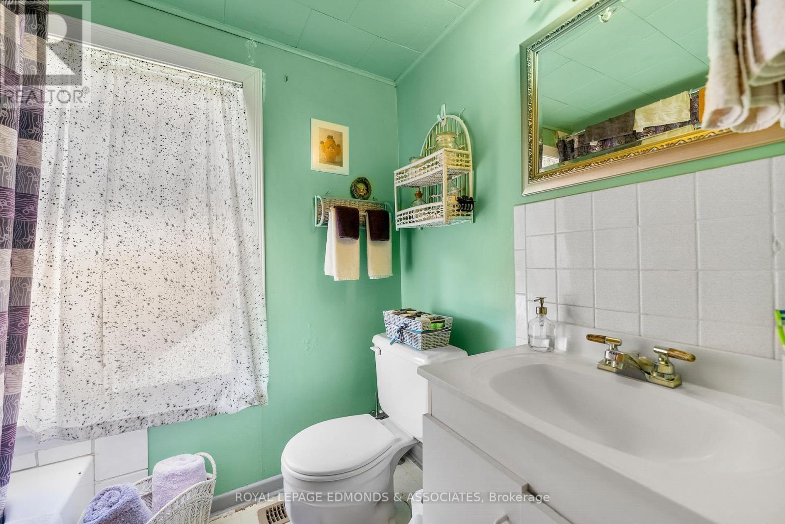 












388 MURRAY STREET

,
Pembroke,




Ontario
K8A4P4

