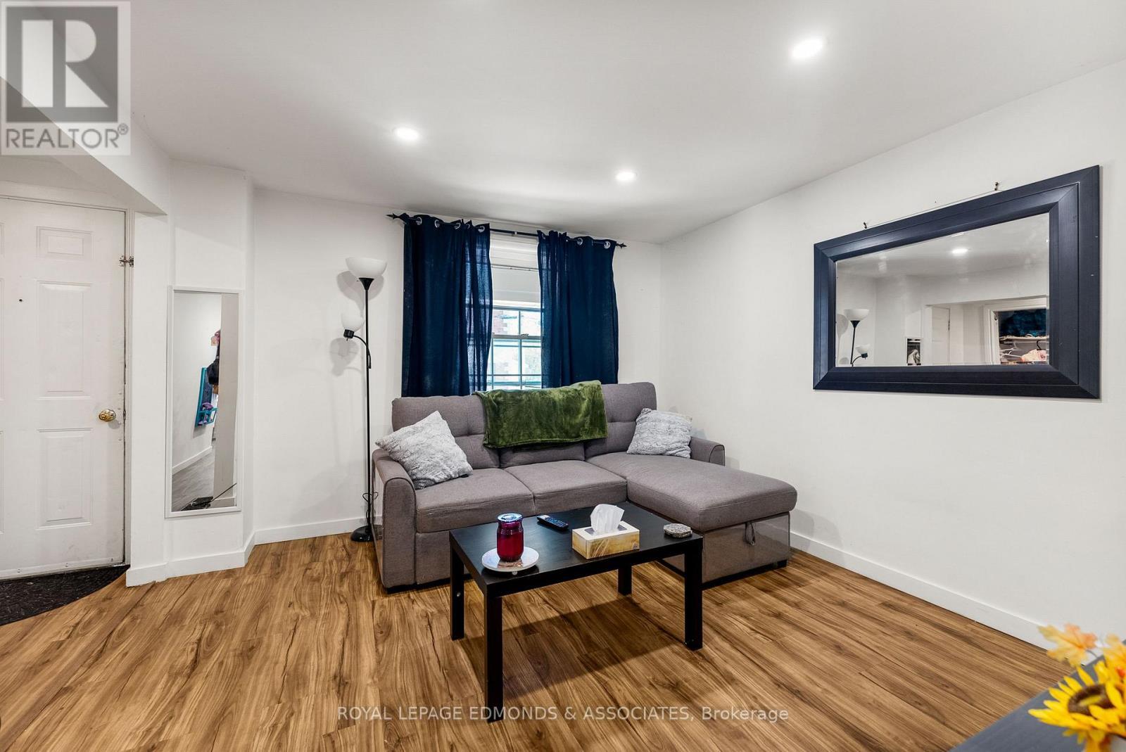 












388 MURRAY STREET

,
Pembroke,




Ontario
K8A4P4

