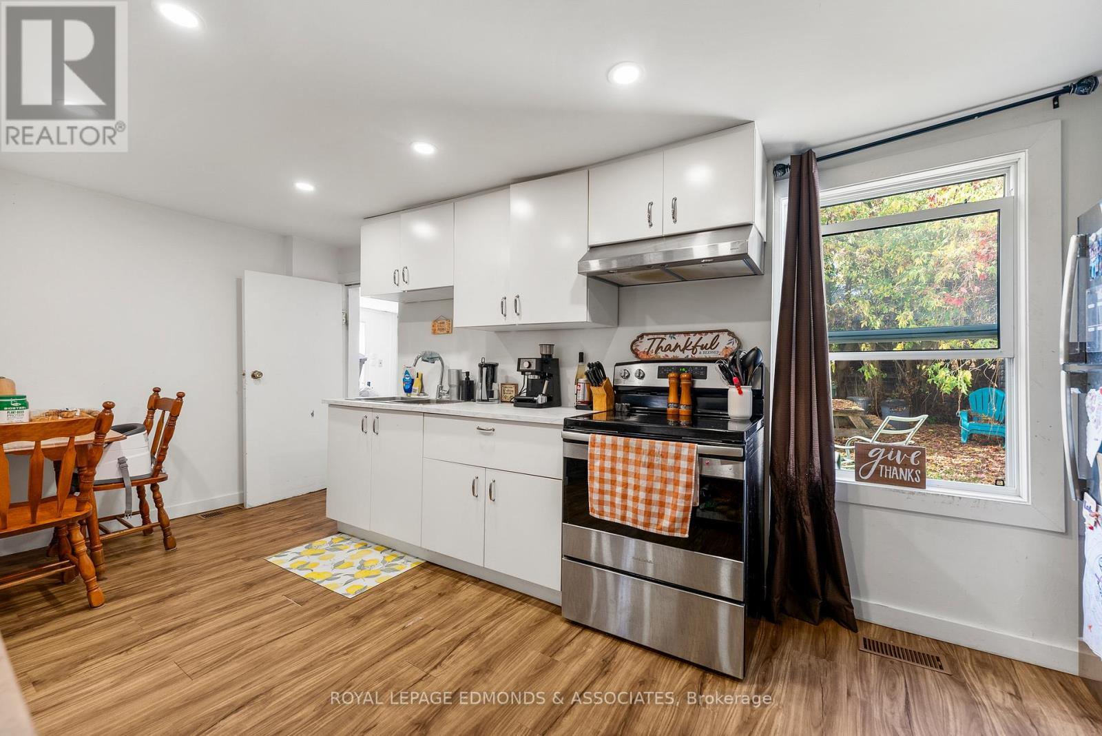 












388 MURRAY STREET

,
Pembroke,




Ontario
K8A4P4

