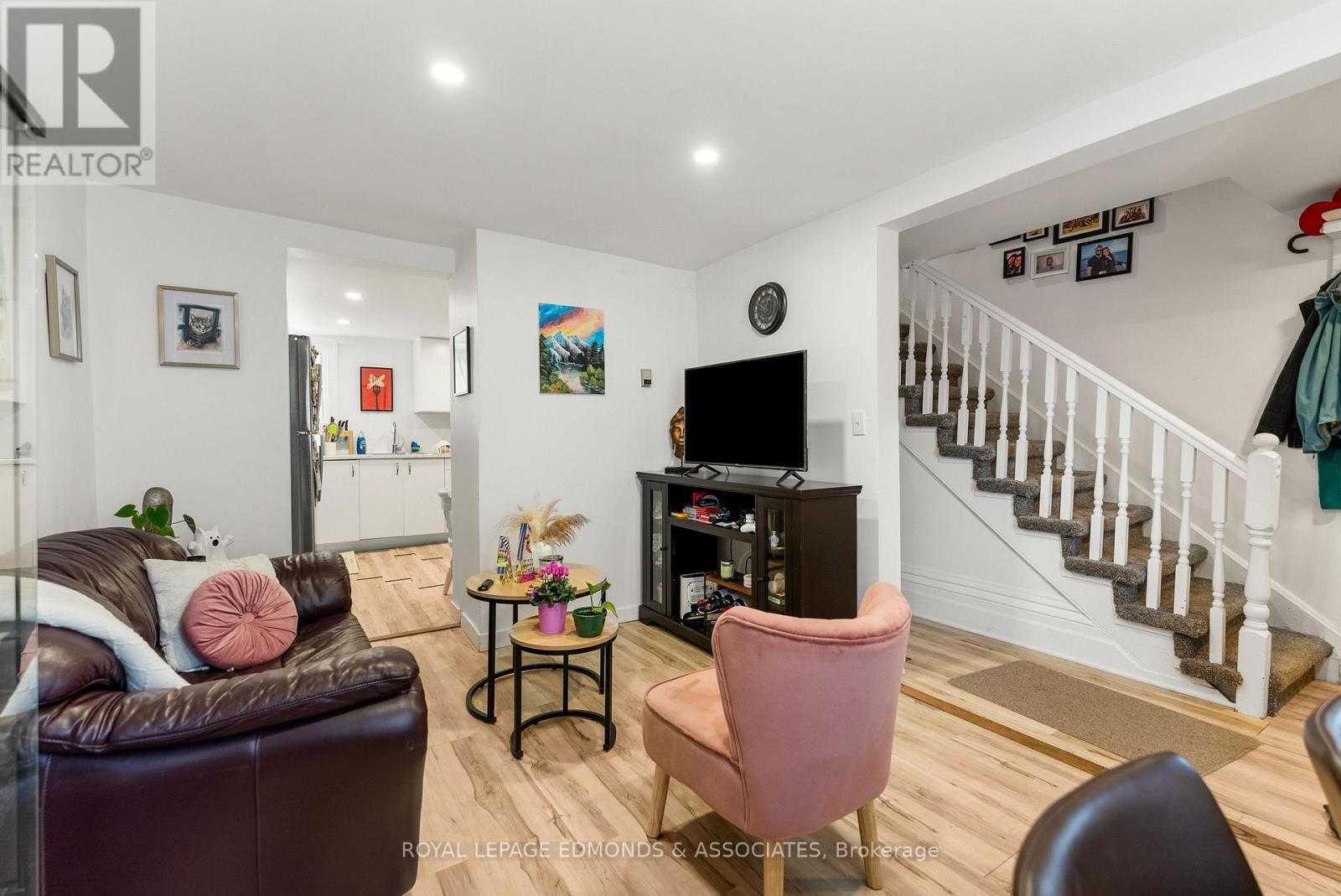 












388 MURRAY STREET

,
Pembroke,




Ontario
K8A4P4

