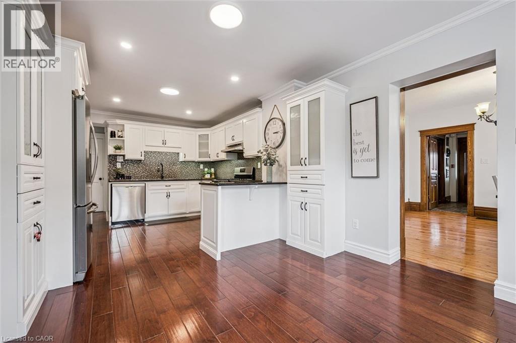 












16 HAMPTON Street

,
Elmira,




Ontario
N3B1X9

