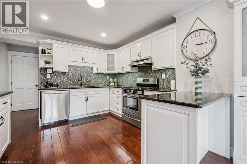 












16 HAMPTON Street

,
Elmira,




Ontario
N3B1X9

