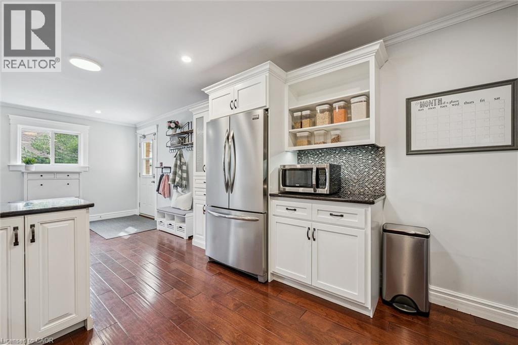 












16 HAMPTON Street

,
Elmira,




Ontario
N3B1X9

