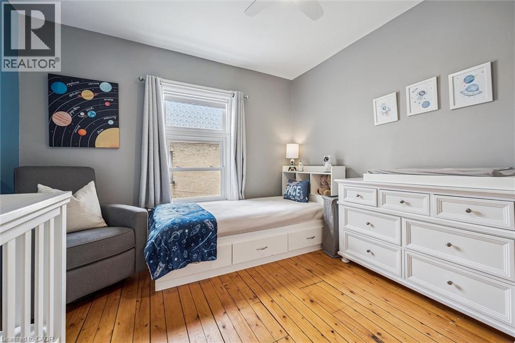 












16 HAMPTON Street

,
Elmira,




Ontario
N3B1X9

