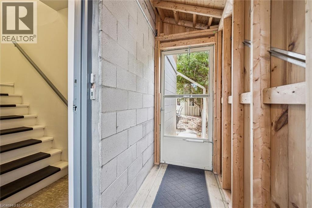 












16 HAMPTON Street

,
Elmira,




Ontario
N3B1X9

