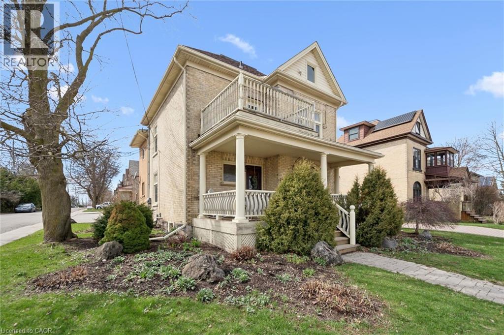 












16 HAMPTON Street

,
Elmira,




Ontario
N3B1X9

