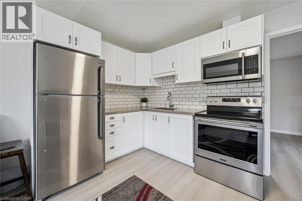 












16 HAMPTON Street

,
Elmira,




Ontario
N3B1X9

