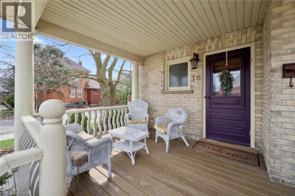 












16 HAMPTON Street

,
Elmira,




Ontario
N3B1X9

