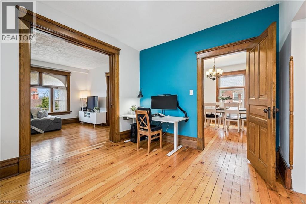 












16 HAMPTON Street

,
Elmira,




Ontario
N3B1X9

