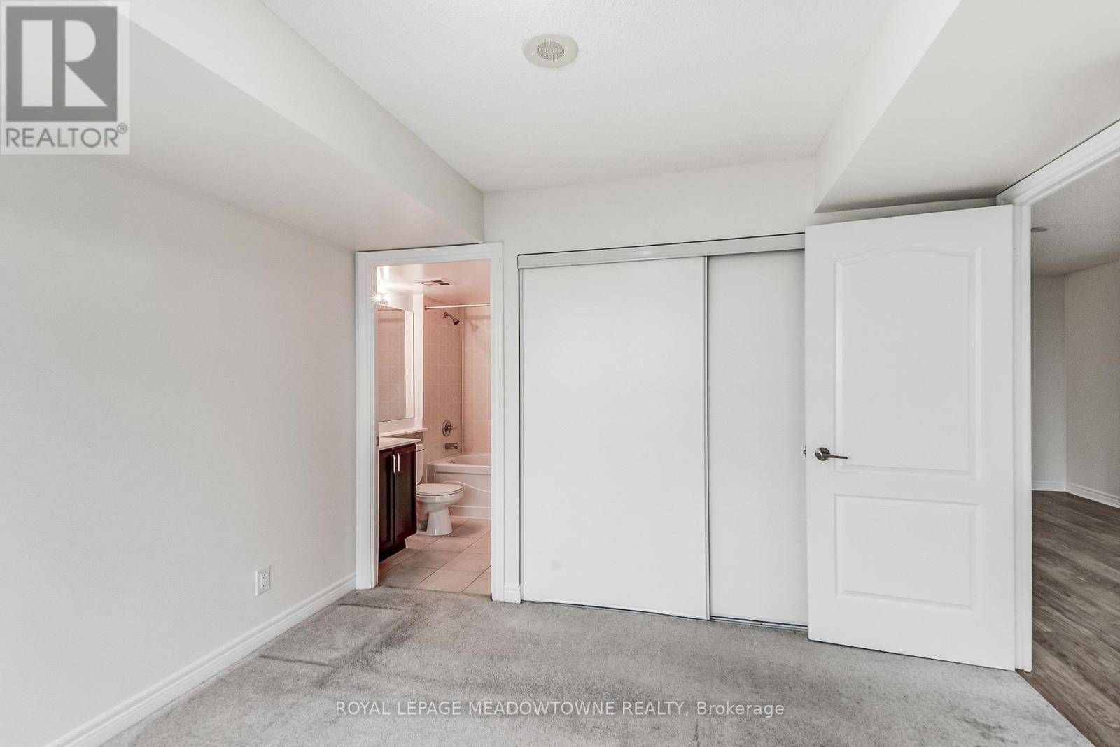 












909 - 70 TOWN CENTRE COURT

,
Toronto,




Ontario
M1P0B2

