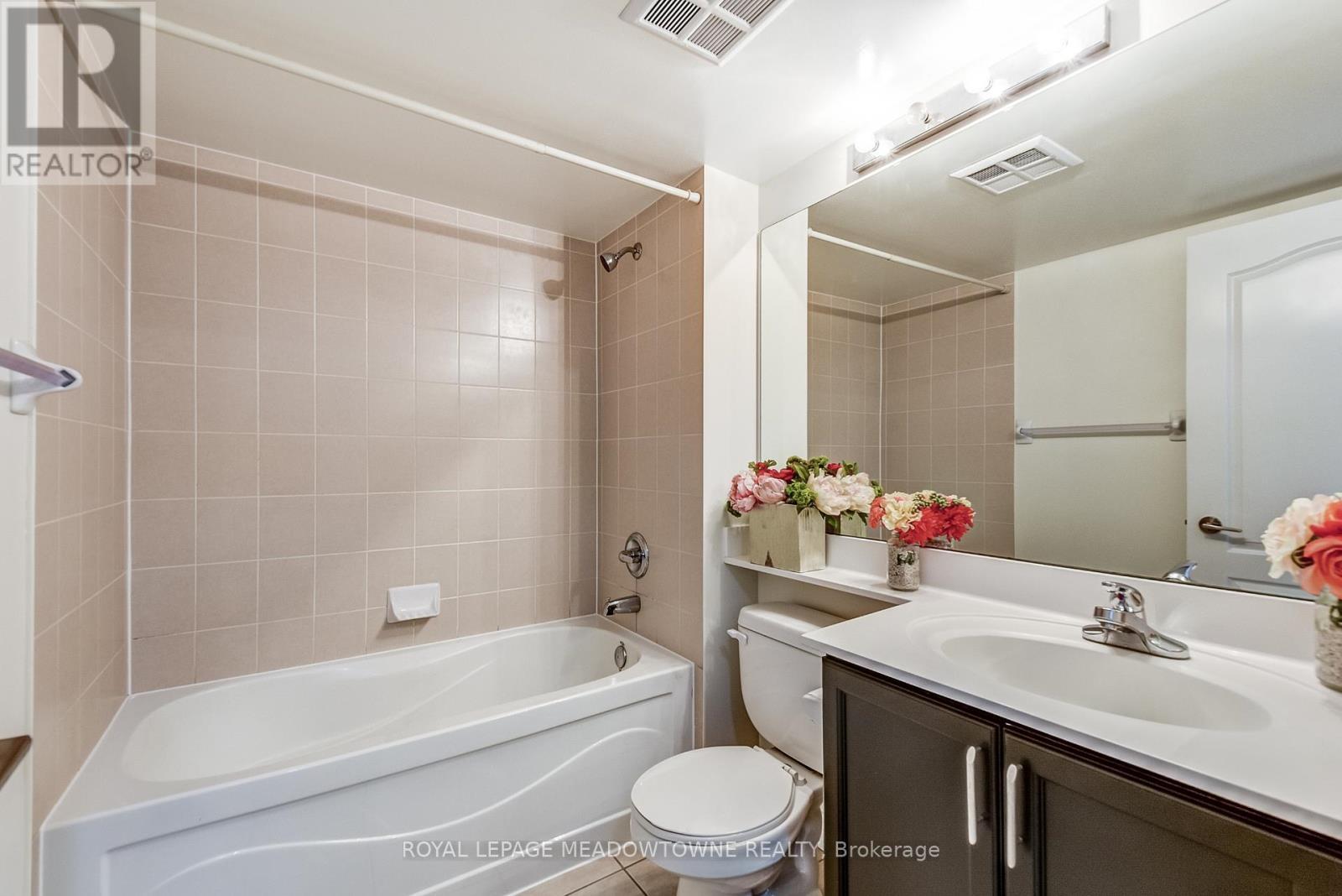 












909 - 70 TOWN CENTRE COURT

,
Toronto,




Ontario
M1P0B2

