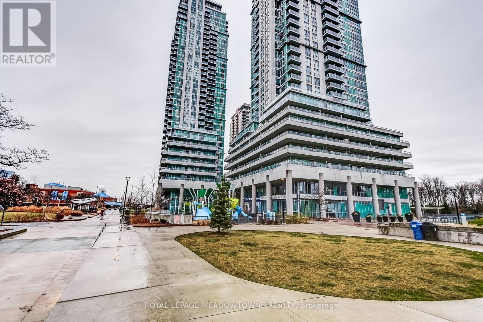 












909 - 70 TOWN CENTRE COURT

,
Toronto,




Ontario
M1P0B2

