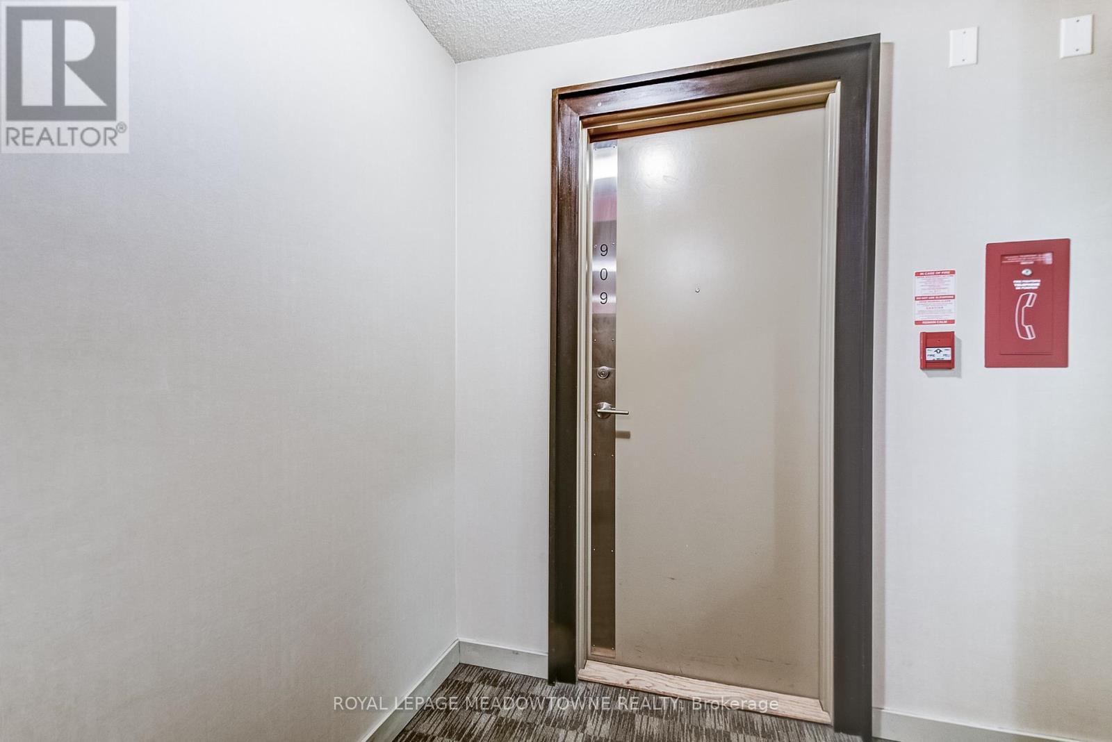 












909 - 70 TOWN CENTRE COURT

,
Toronto,




Ontario
M1P0B2

