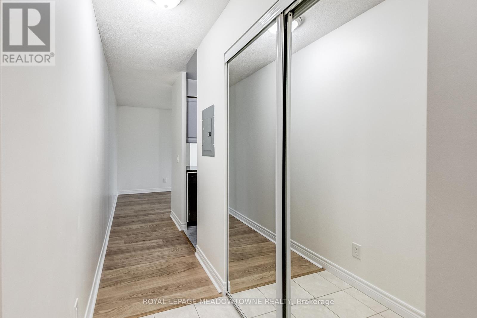 












909 - 70 TOWN CENTRE COURT

,
Toronto,




Ontario
M1P0B2

