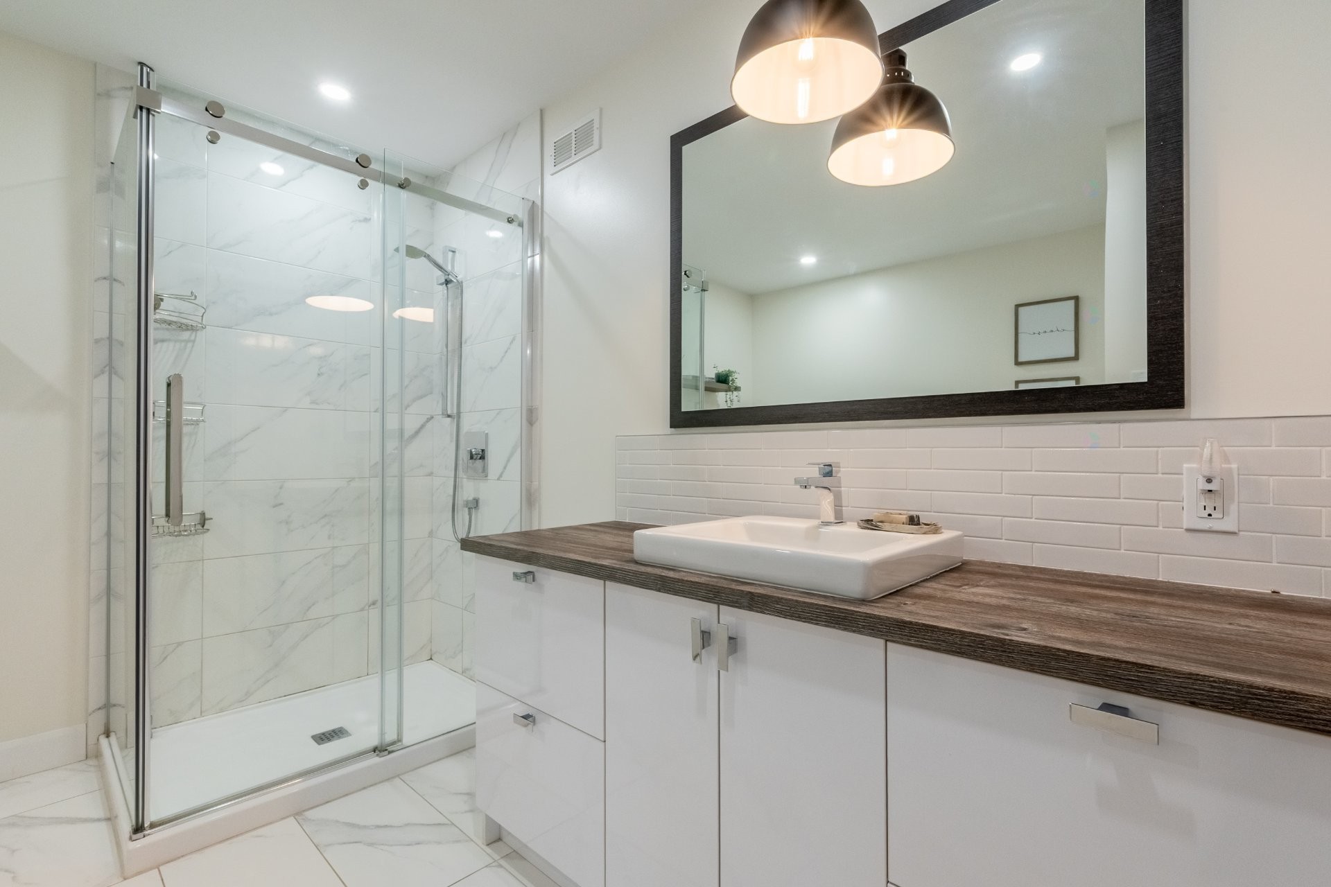 









106


Rue Arthur-Villeneuve

,
Cowansville,




QC
J2K0L8

