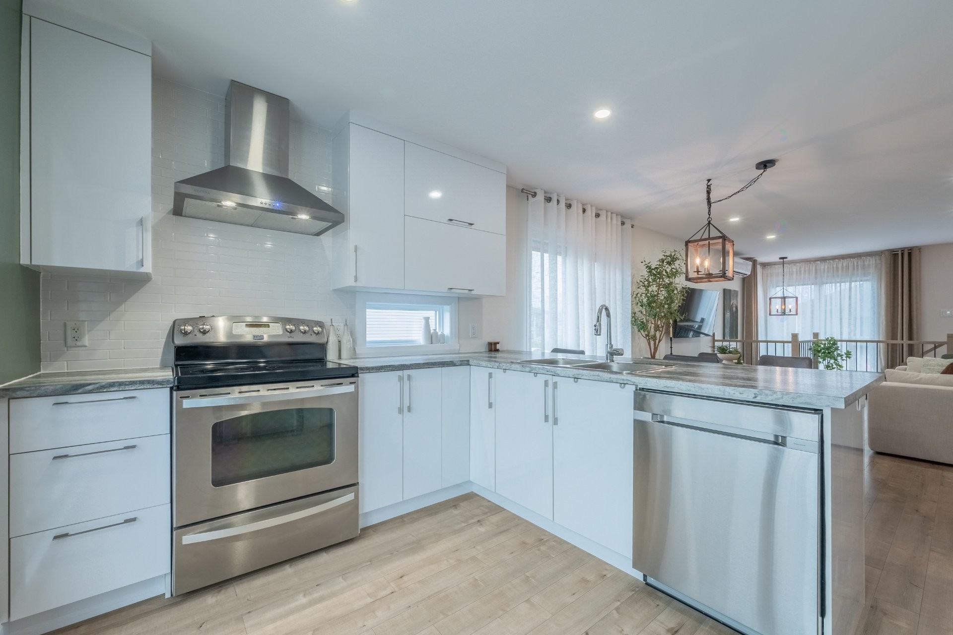 









106


Rue Arthur-Villeneuve

,
Cowansville,




QC
J2K0L8

