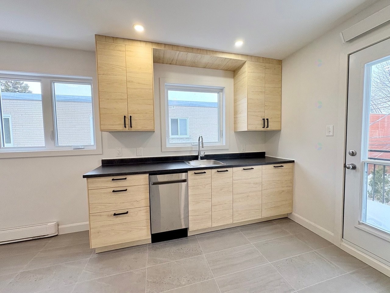 









7935


Rue Bonnier

,
Montréal (LaSalle),




QC
H8P1V7

