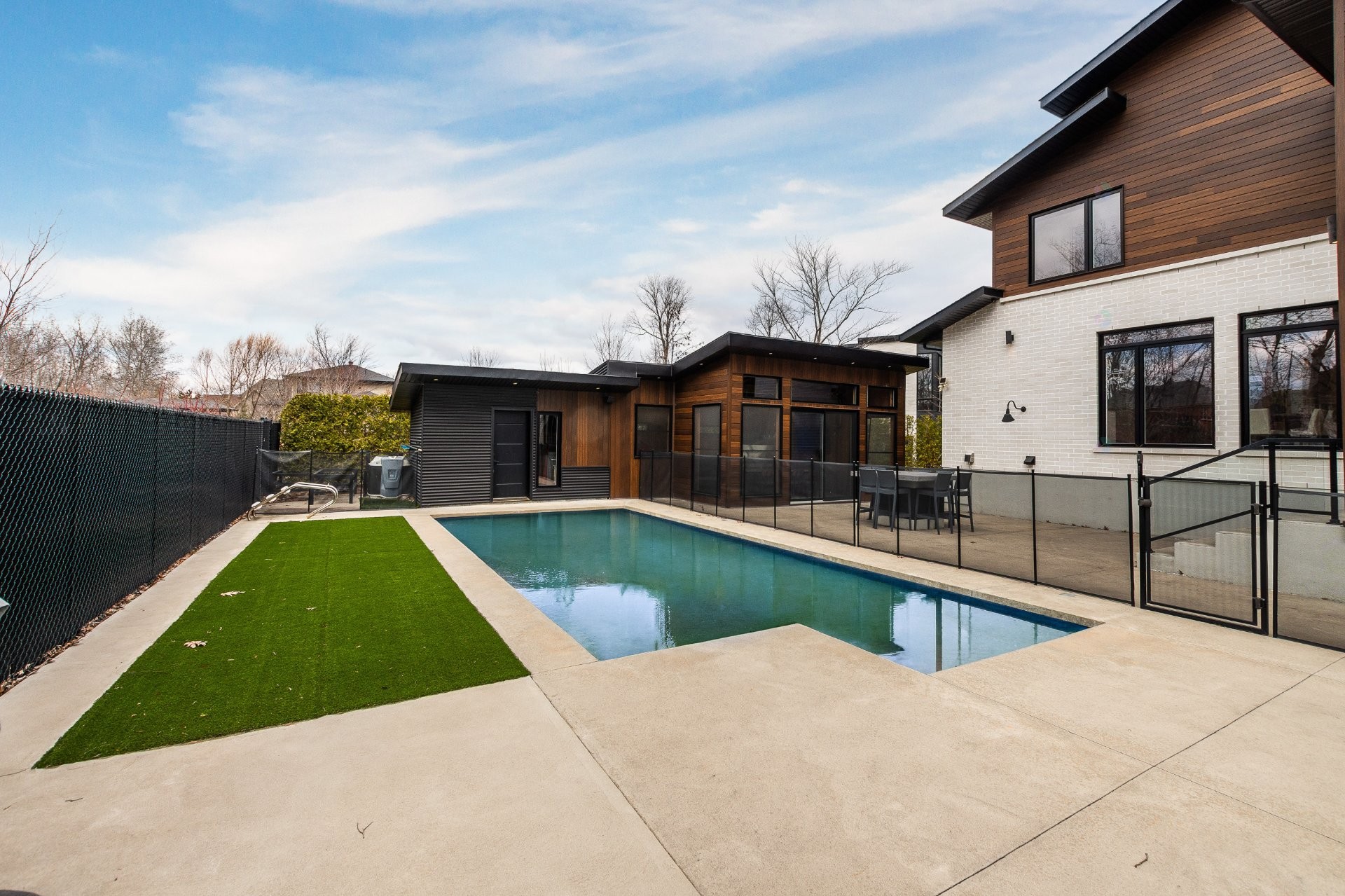 









86


Rue de l'Oiselet

,
Carignan,




QC
J3L7C3

