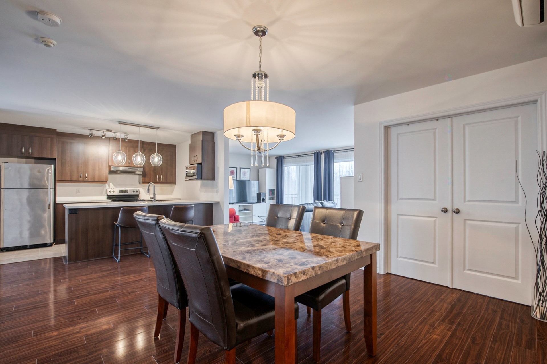 









822


Rue des Sureaux

, 5,
Boucherville,




QC
J4B0H8

