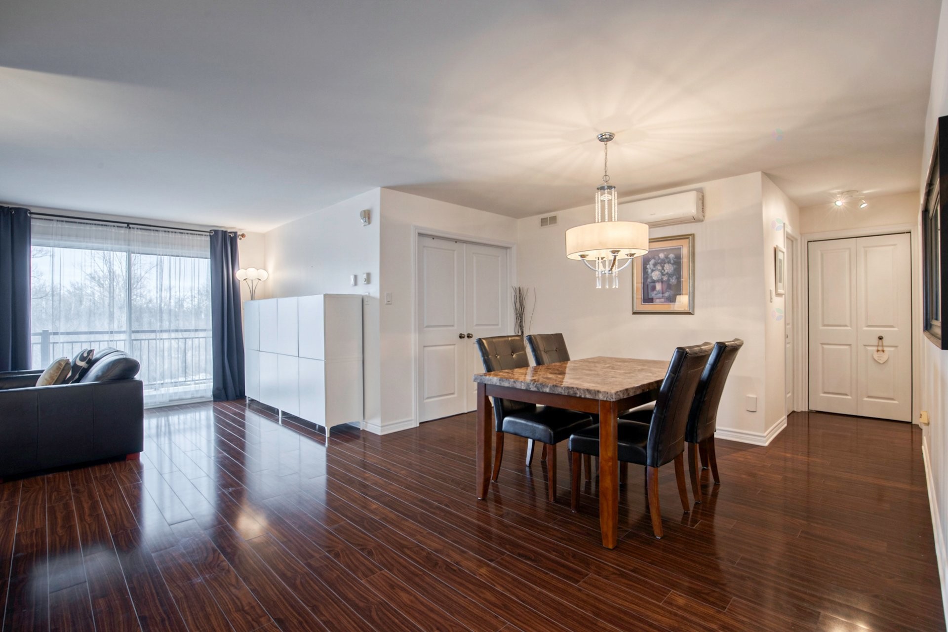 









822


Rue des Sureaux

, 5,
Boucherville,




QC
J4B0H8

