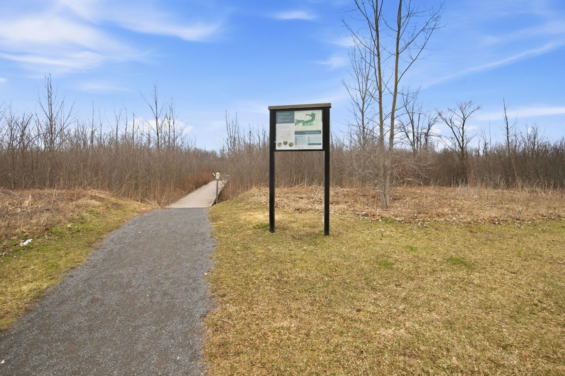 









822


Rue des Sureaux

, 5,
Boucherville,




QC
J4B0H8

