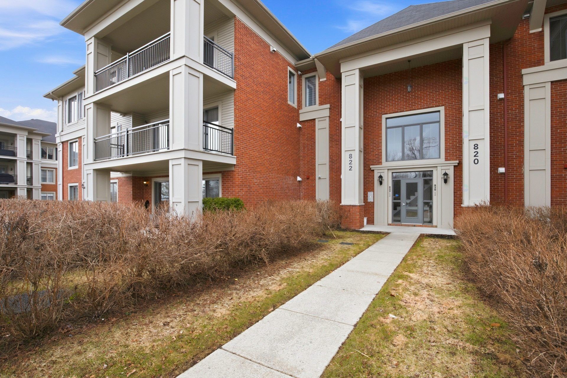 









822


Rue des Sureaux

, 5,
Boucherville,




QC
J4B0H8

