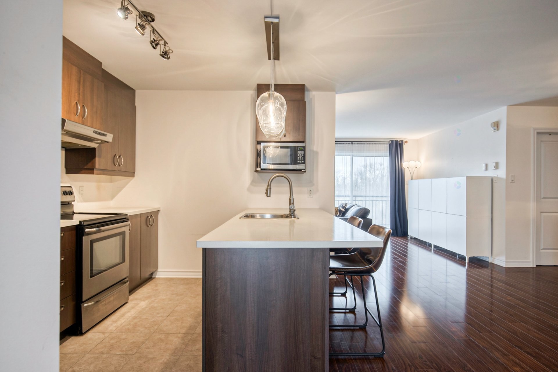 









822


Rue des Sureaux

, 5,
Boucherville,




QC
J4B0H8

