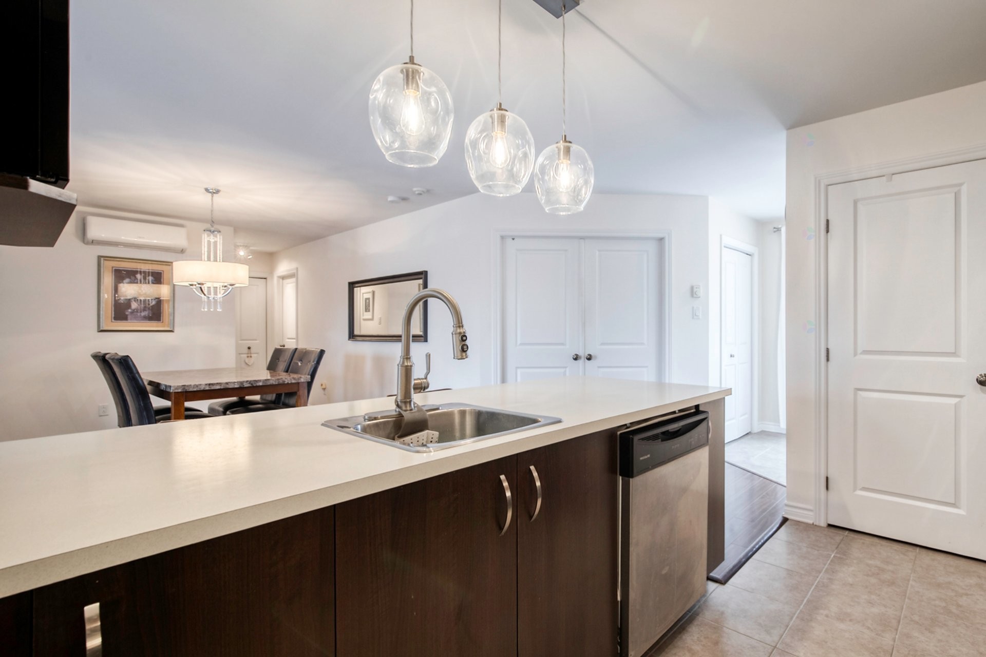 









822


Rue des Sureaux

, 5,
Boucherville,




QC
J4B0H8

