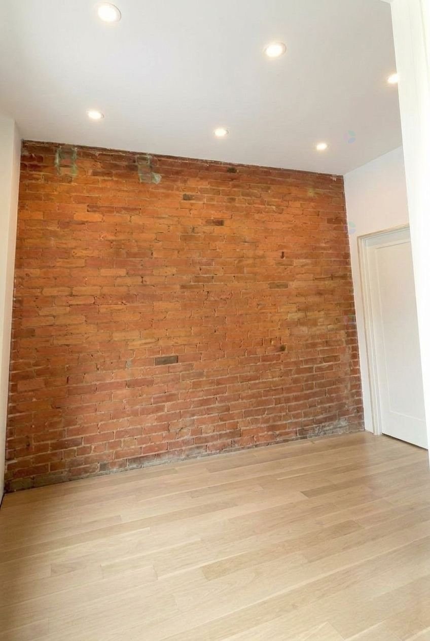 









4298


Rue St-Denis

, 2,
Montréal (Le Plateau-Mont-Royal),




QC
H2J2K8

