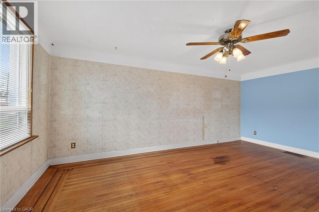 












163 ROSEDALE Avenue

,
Hamilton,




Ontario
L8K4N4

