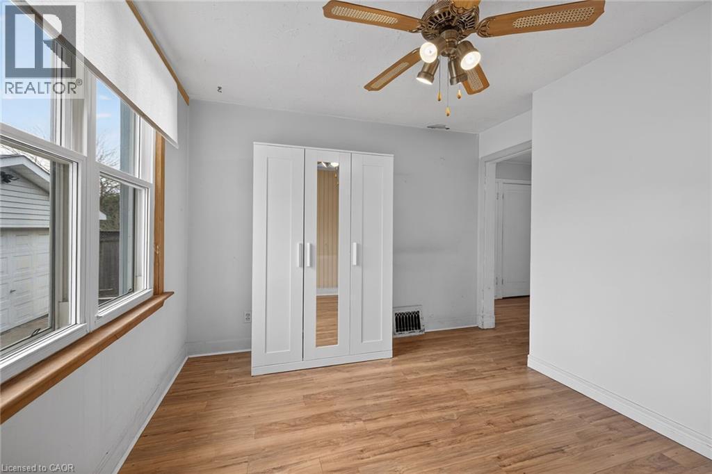 












163 ROSEDALE Avenue

,
Hamilton,




Ontario
L8K4N4

