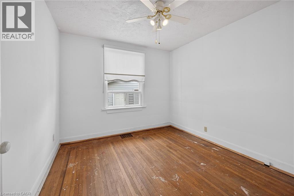 












163 ROSEDALE Avenue

,
Hamilton,




Ontario
L8K4N4

