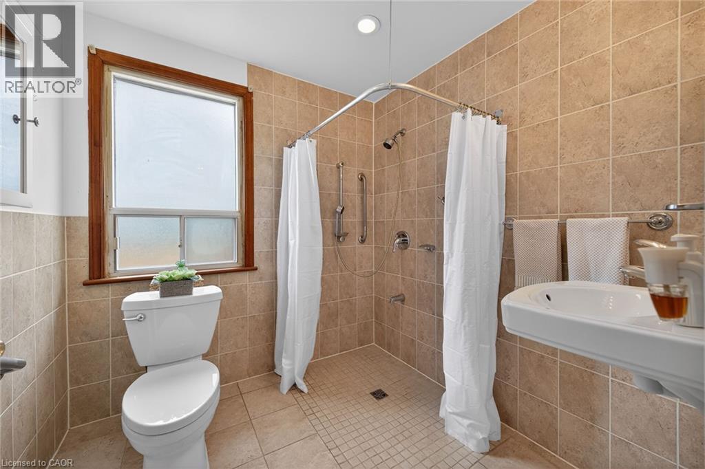 












163 ROSEDALE Avenue

,
Hamilton,




Ontario
L8K4N4

