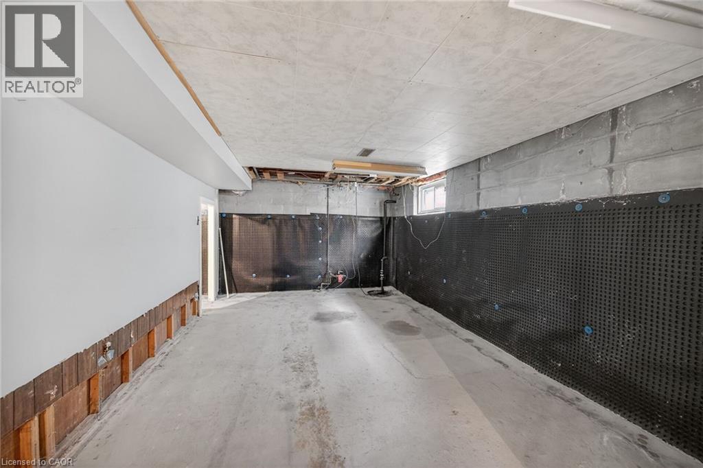 












163 ROSEDALE Avenue

,
Hamilton,




Ontario
L8K4N4

