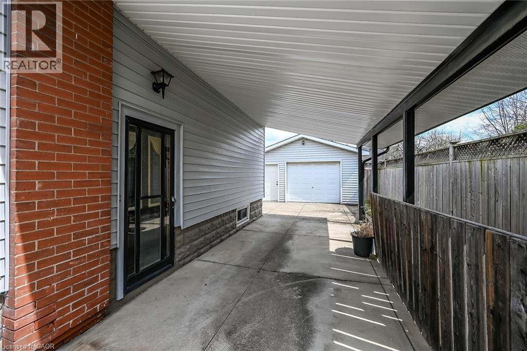 












163 ROSEDALE Avenue

,
Hamilton,




Ontario
L8K4N4

