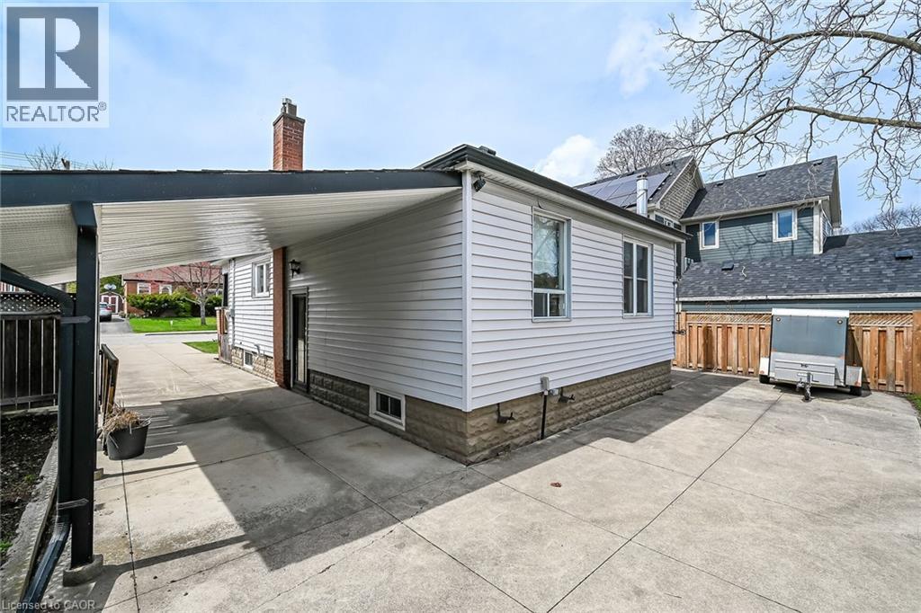 












163 ROSEDALE Avenue

,
Hamilton,




Ontario
L8K4N4

