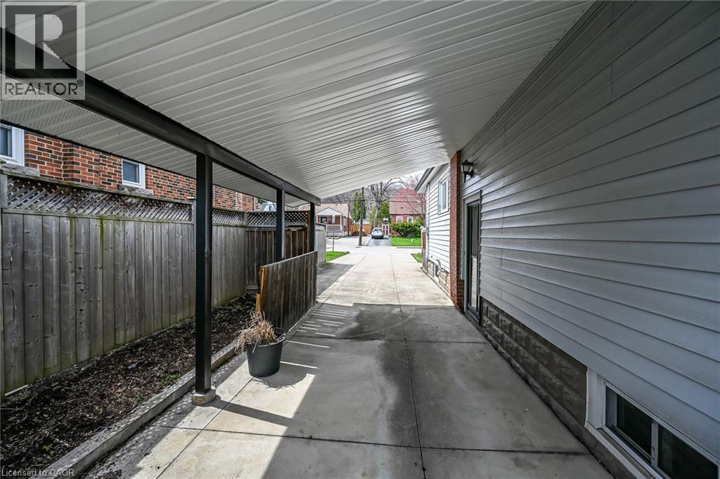 












163 ROSEDALE Avenue

,
Hamilton,




Ontario
L8K4N4


