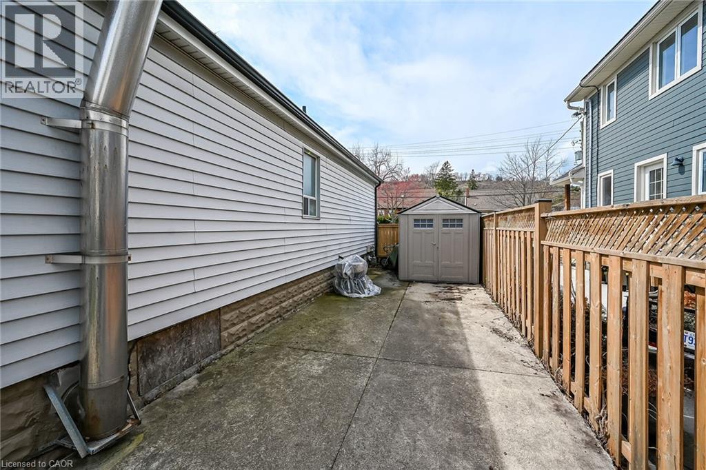 












163 ROSEDALE Avenue

,
Hamilton,




Ontario
L8K4N4

