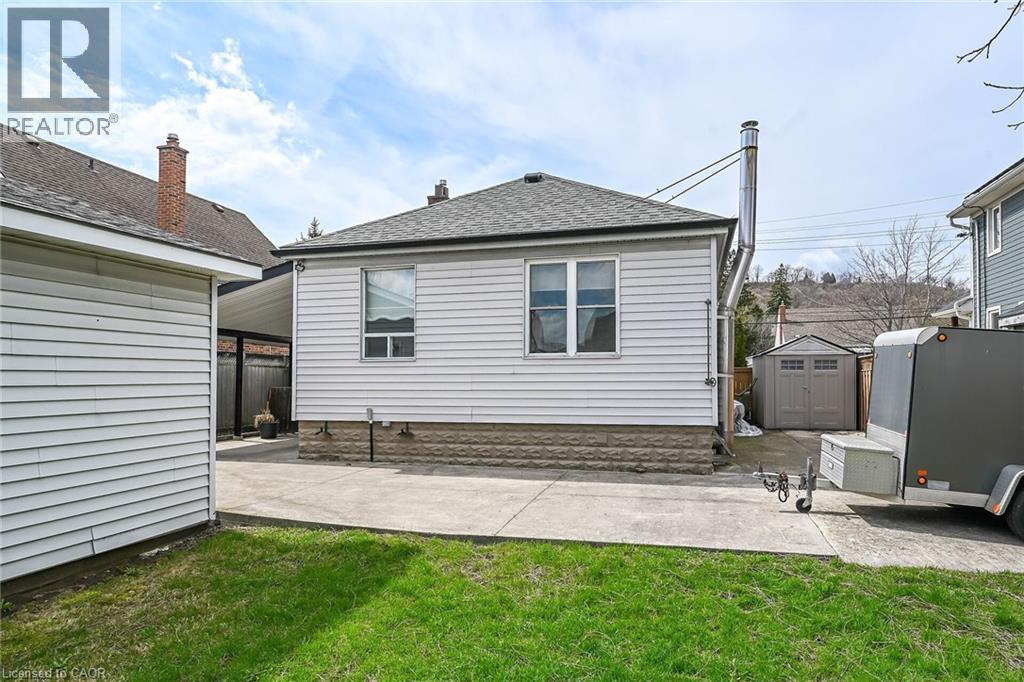 












163 ROSEDALE Avenue

,
Hamilton,




Ontario
L8K4N4

